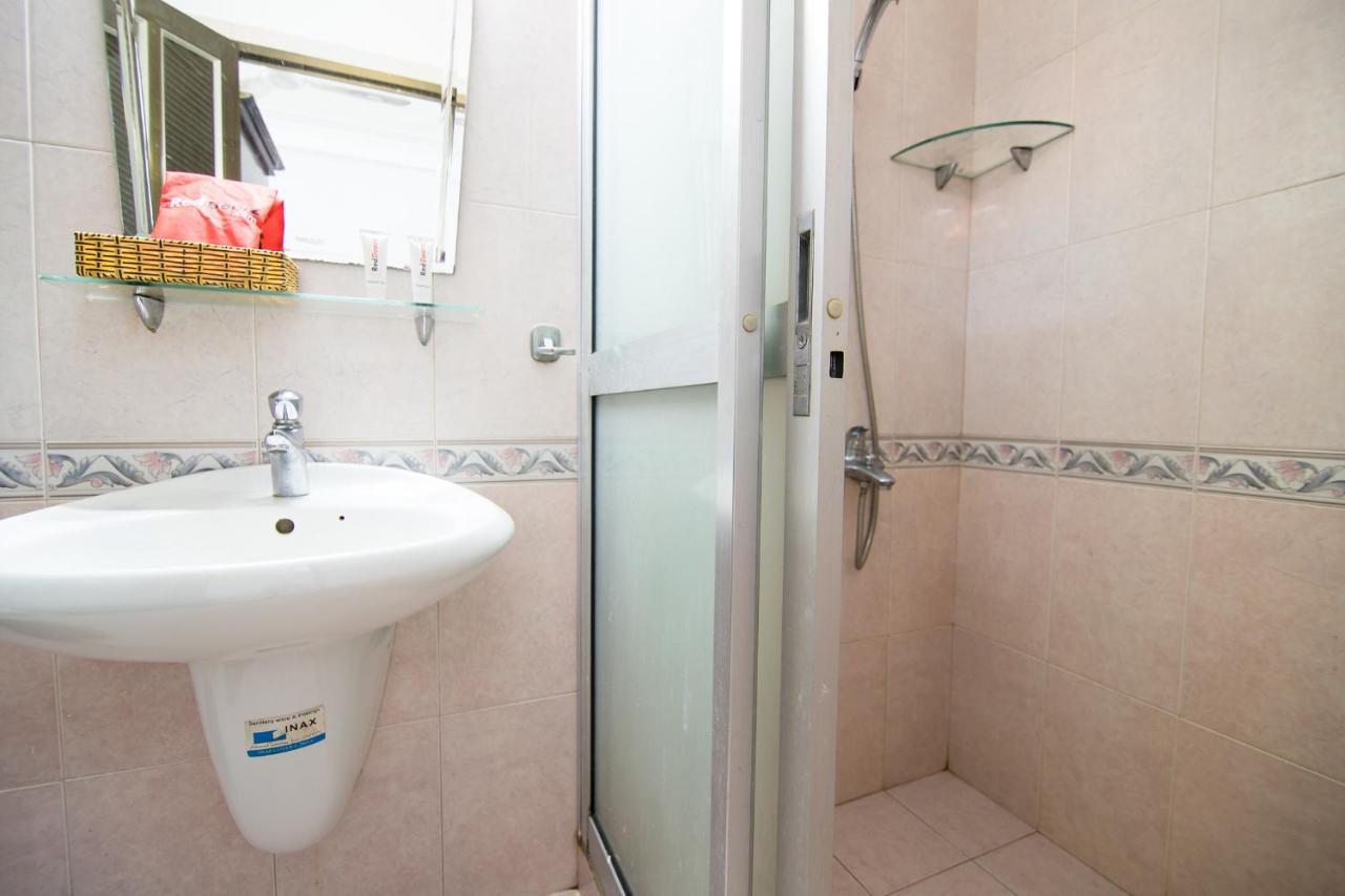 Reddoorz Near Pico Plaza Cong Hoa Hotel TP. Hồ Chí Minh Ngoại thất bức ảnh