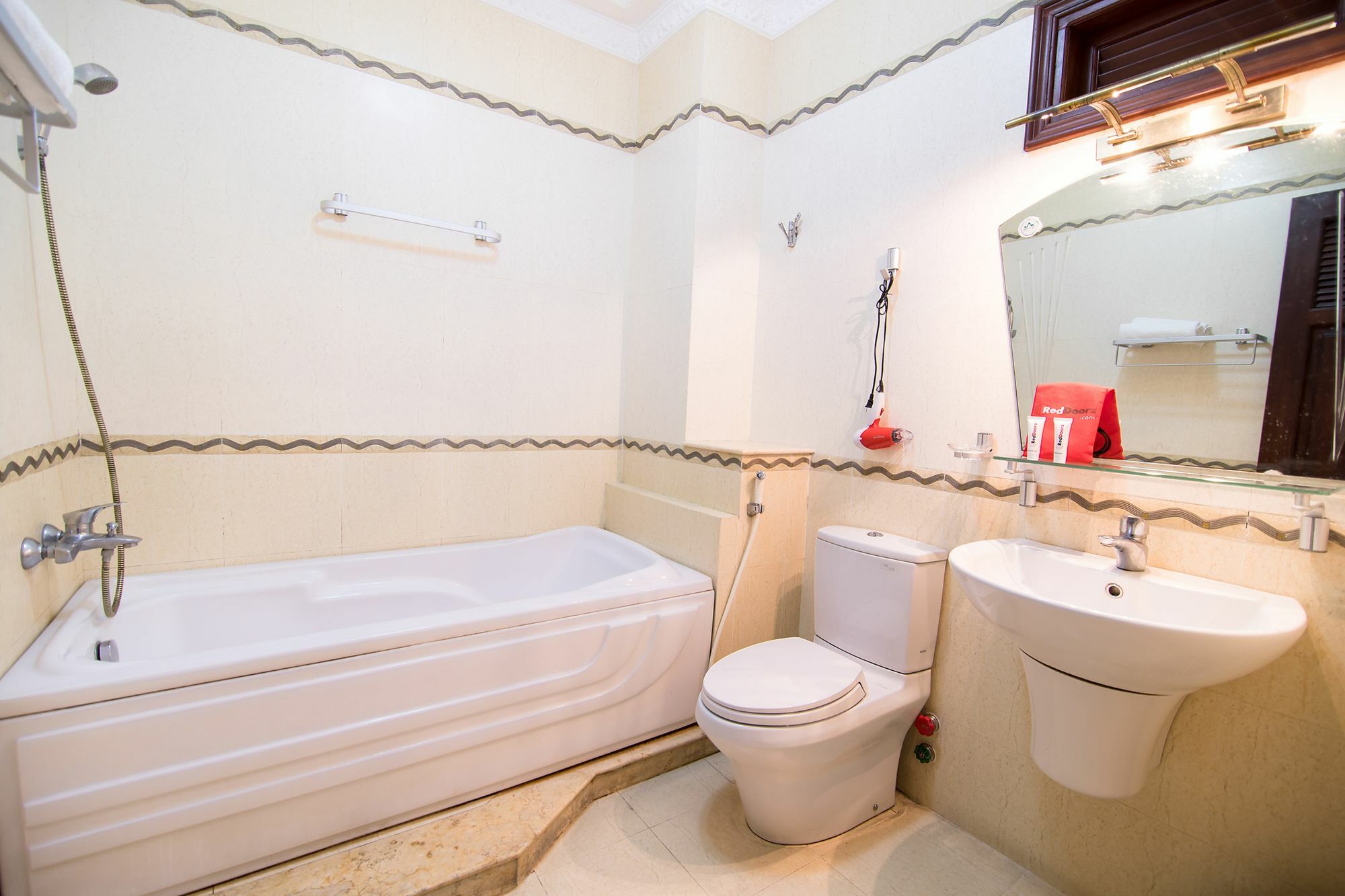 Reddoorz Near Pico Plaza Cong Hoa Hotel TP. Hồ Chí Minh Ngoại thất bức ảnh