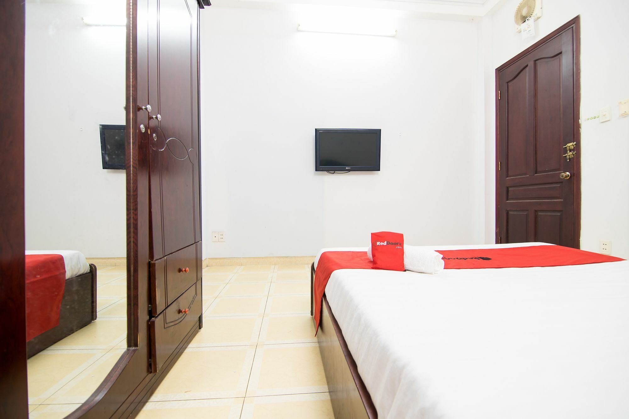 Reddoorz Near Pico Plaza Cong Hoa Hotel TP. Hồ Chí Minh Ngoại thất bức ảnh